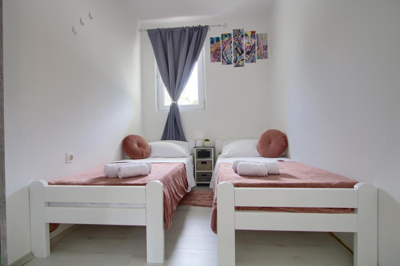 Apartments Villa Mihaela Banj Exterior foto